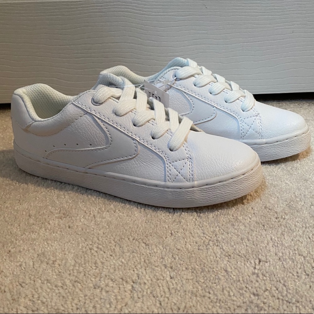 Boys Uniform Low Top Sneakers - Picture 2 of 5